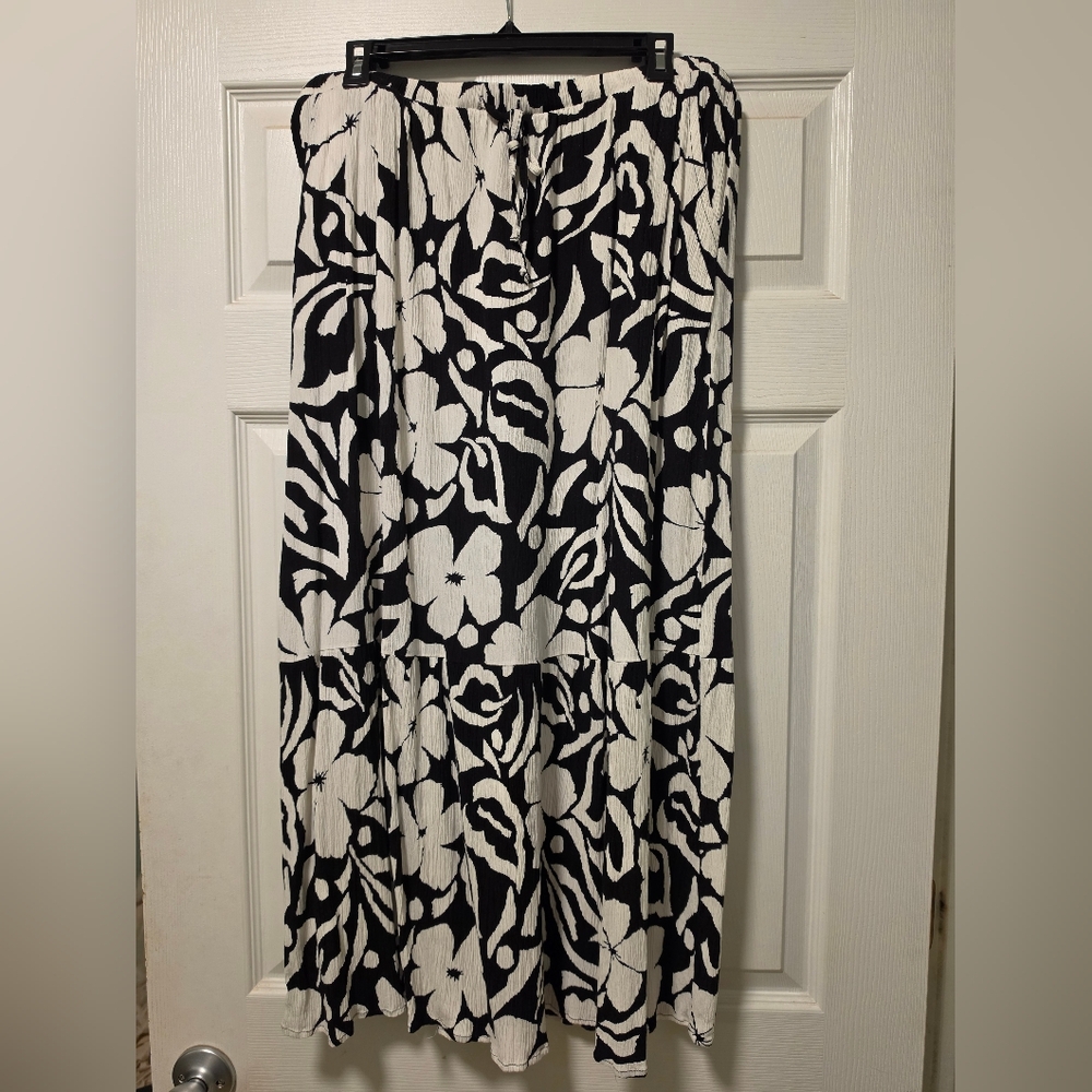 Grace Black and White Floral Maxi Skirt